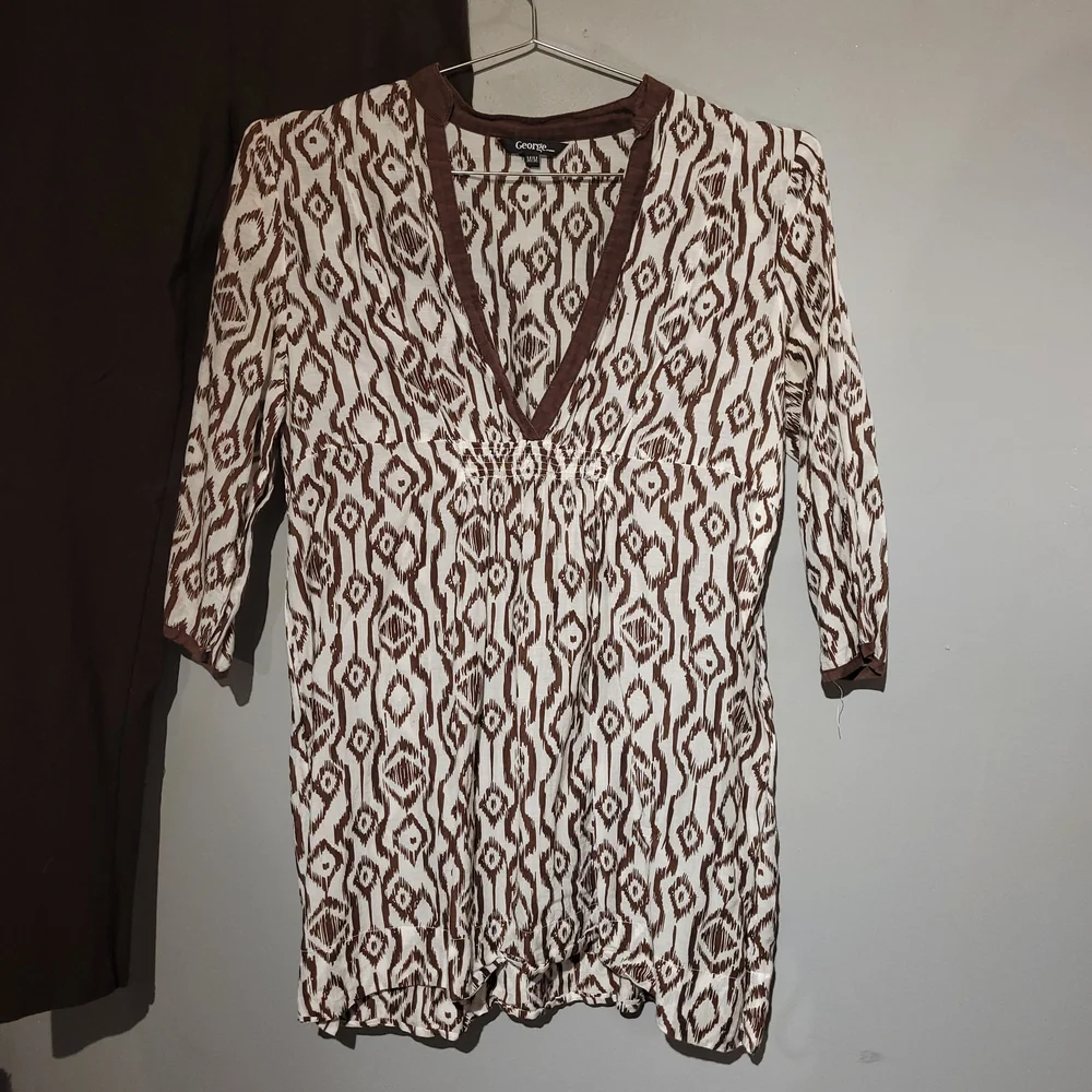 George Brown and White Patterned Top *FREE PANTS* - Picture 2 of 6
